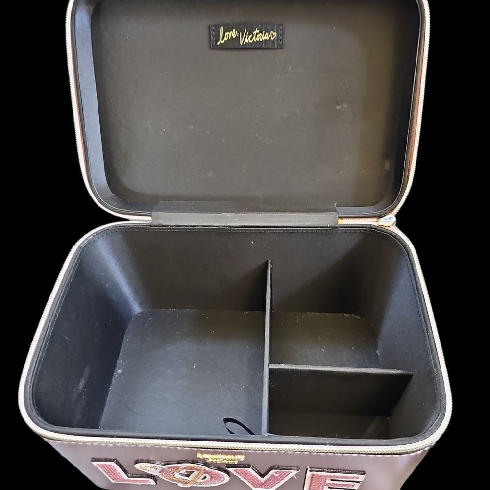 VICTORIA'S SECRET Love Runway Train Case - Picture 5 of 6